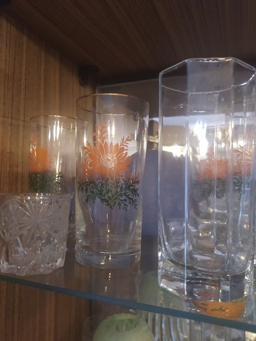Хрусталь и прочая посуда.
