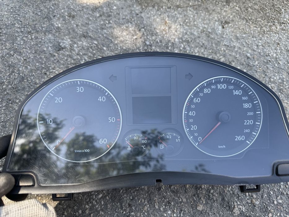 Километраж за VW Golf 5 2.0 Tdi