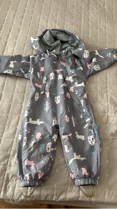 Демеснзонный комбинезон для девочки