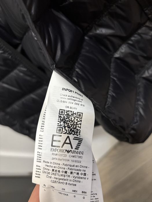 Vand Vesta Emporio Armani EA7 / Stare 100/100 NOUA / Marimea L