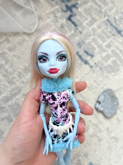 Кукла монстер хай Эбби арт класс