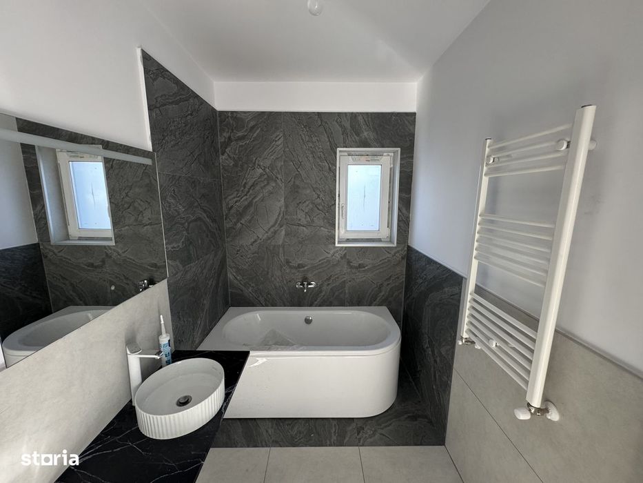 PLACA + SCARI din BETON! CANALIZARE! Casa Miroslava - Valea Ursului