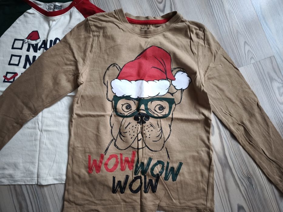 Четири коледни блузки за 12 лева.