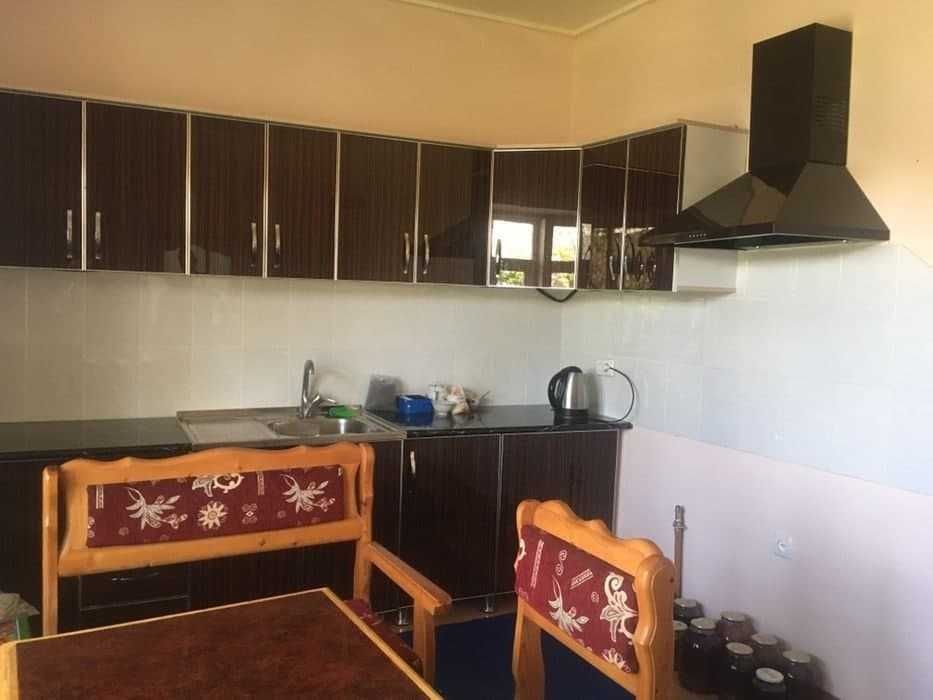 Qorako‘l Akademik Litsey oldida uy sotiladi