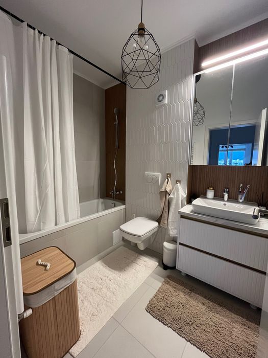 Închiriez apartament nou, impecabil, este la prima închiriere!