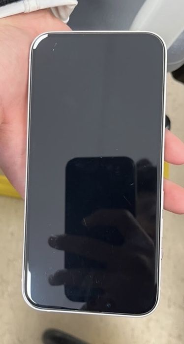 Iphone 13 в идиальном состояний аккум 100%