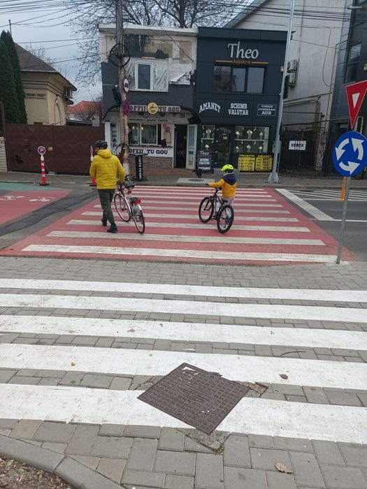 spatiu comercial stradal - zona 0 - 36 mp - IEFTIN si negociabil -e Criza