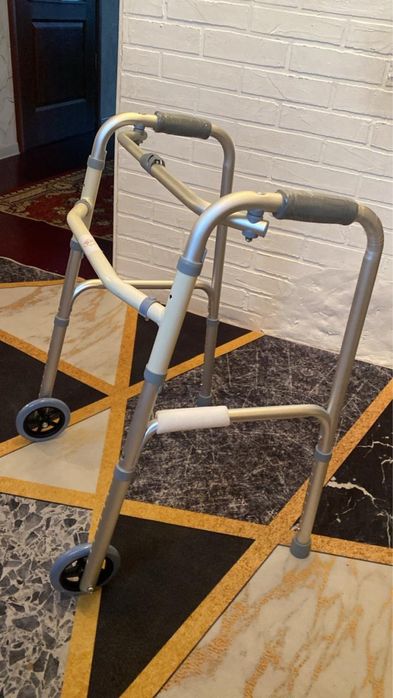 Ходунок новый