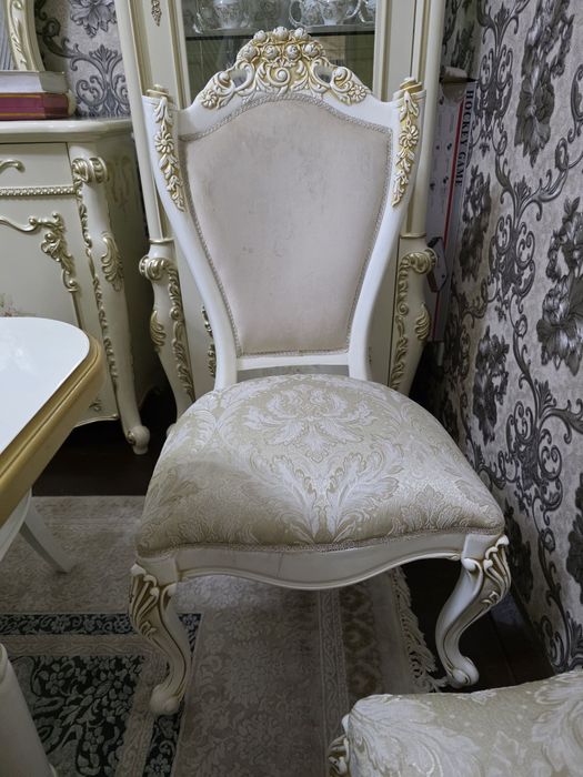 Stol stul sotiladi 12kishili