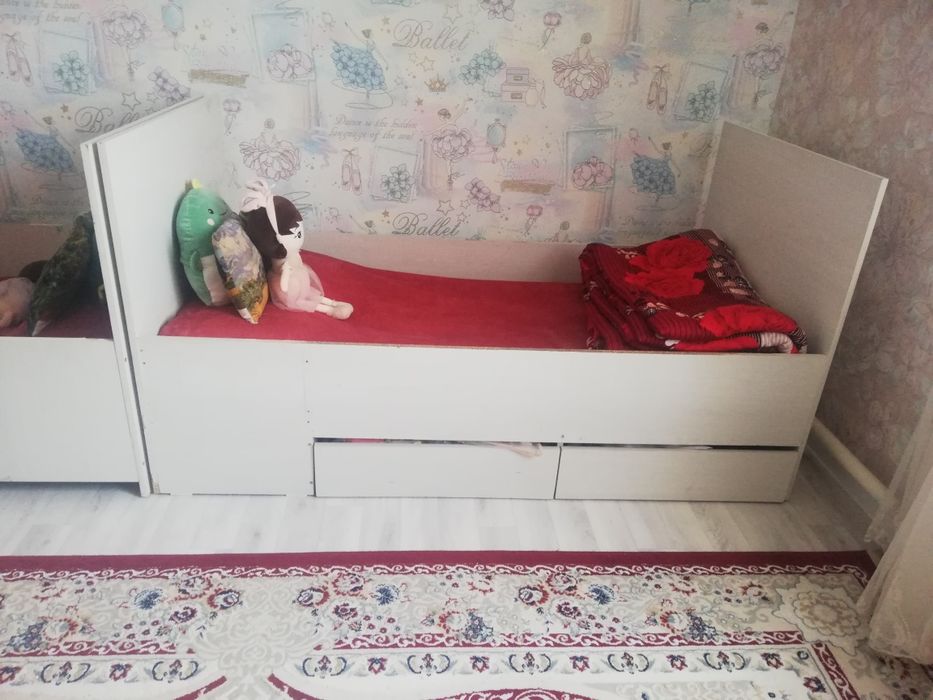 Детский кровать 2 шт каждая по 10 тыс