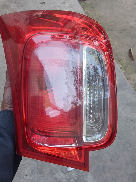 Продам задную фару от малибу 1 толко сторона пасажыра.состояние отличн