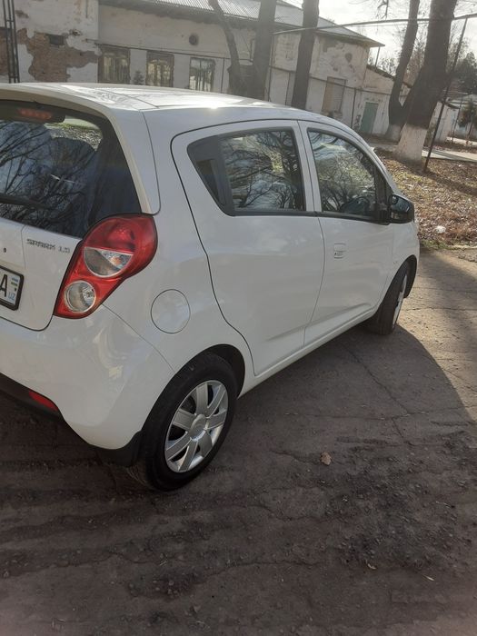 Chevrolet spark 2016. Moshina o'zimniki. Salondan. Faqat benzida yurga