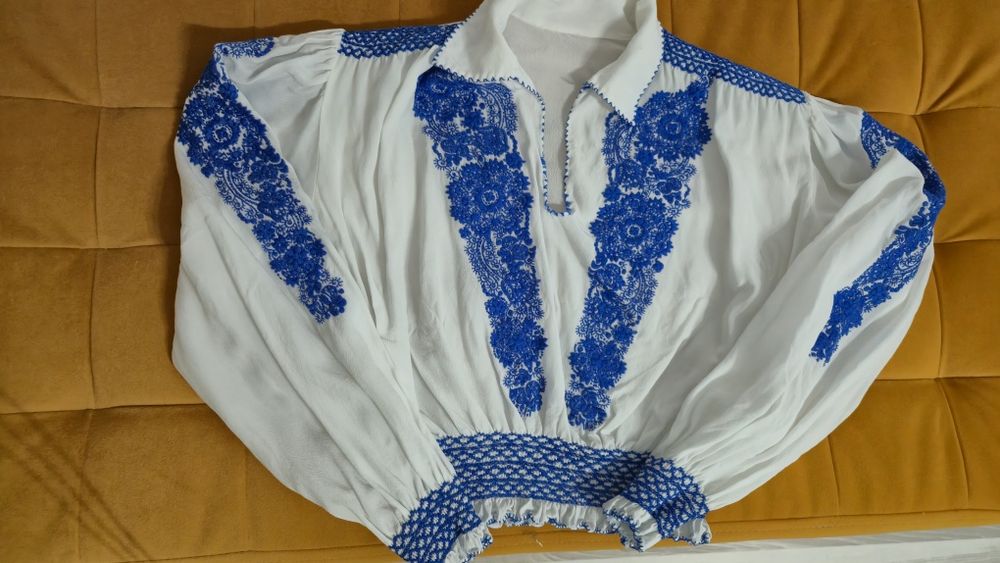 Ie traditionala romaneasca ,facuta la comanda