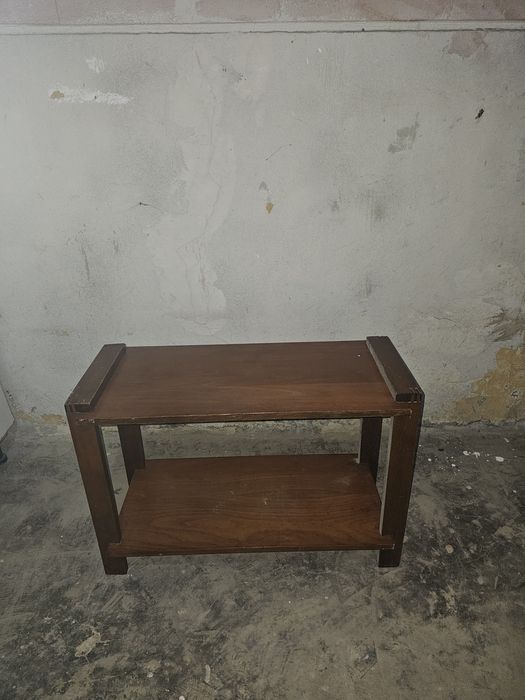 vand masuta cafea, cuier din lemn și masa de bucatarie