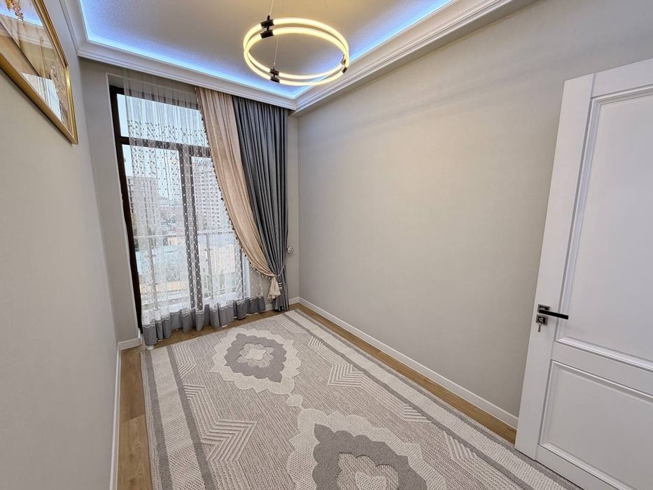 Новостройка 3х комнатная +холл  118 кв+10 кв