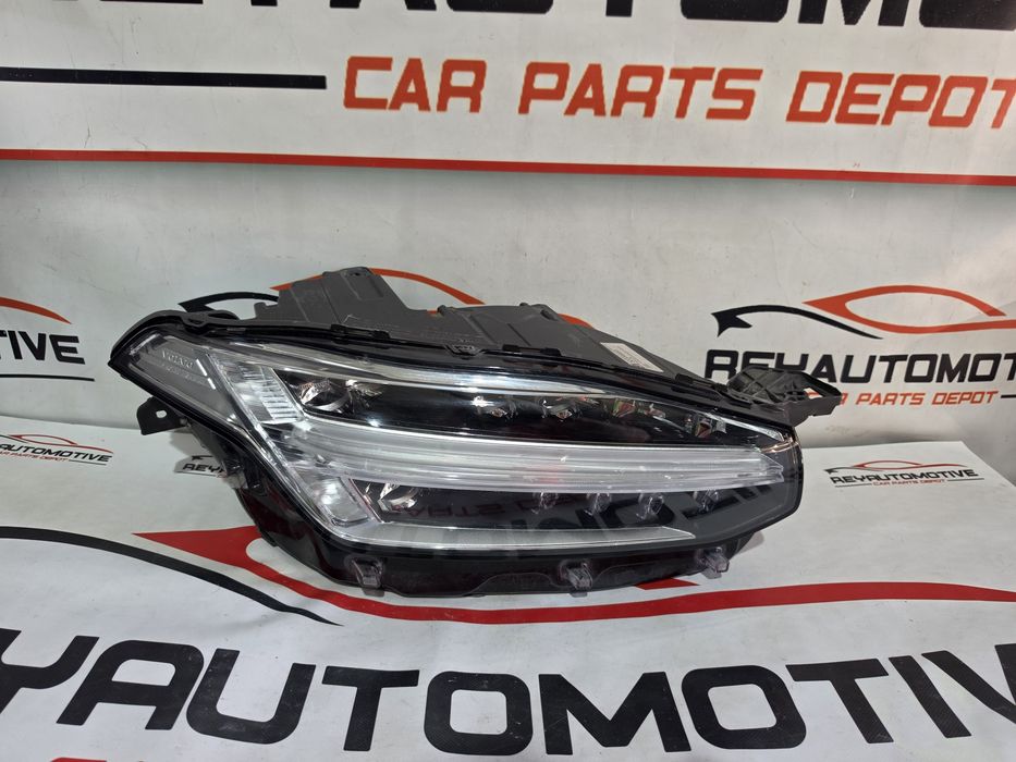 Far dreapta full led Volvo XC90 XC 90 dupa 2017 cod 32338953