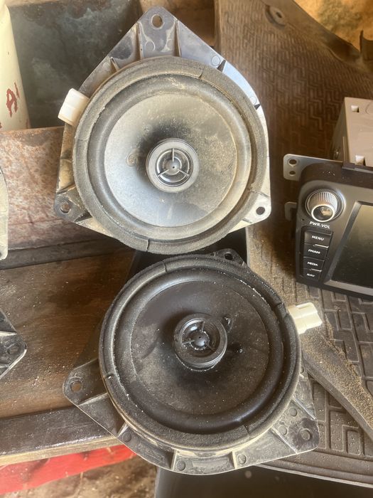 Продам магнитоллу с колонками jac s5 оригинал