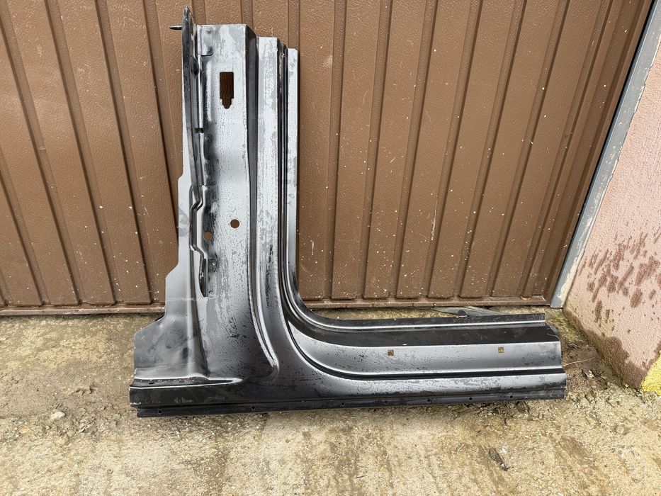 Prag stanga fata Audi Q7 4L