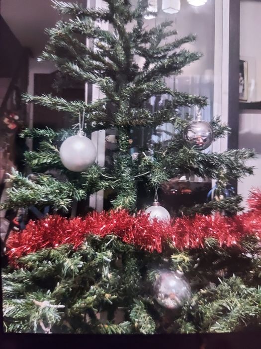 Brad artificial, înălțime 160 cm, cu decoratiuni