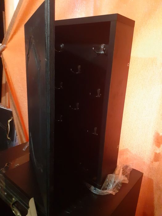 Прихожая        .