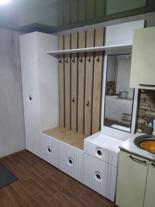 Сборка разборка мебели. Мебельщик на час.