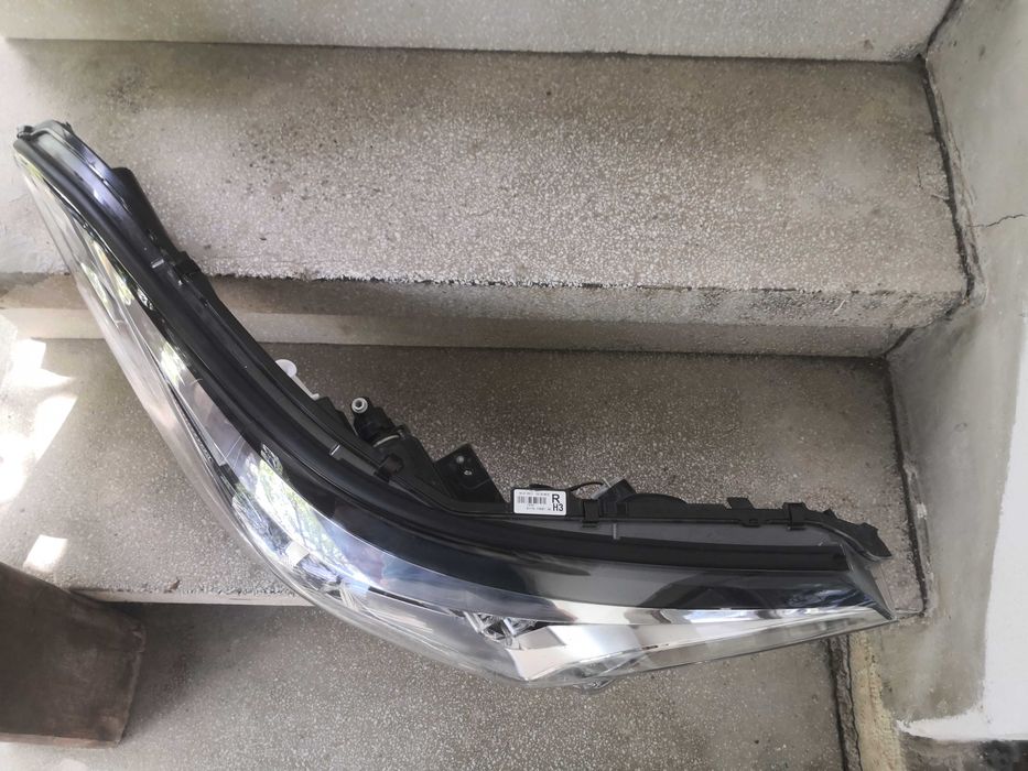 Фар Toyota C-HR LED десен/Фар Тойота C-HR/Фар Toyota CHR Оригинален