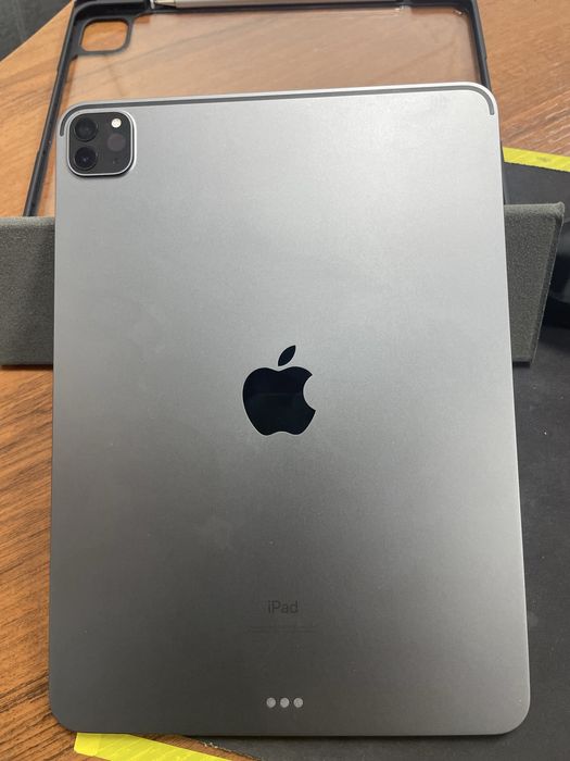 Продам iPad Pro 11-inch (3rd generation) — 1 ТБ / 16 ГБ RAM