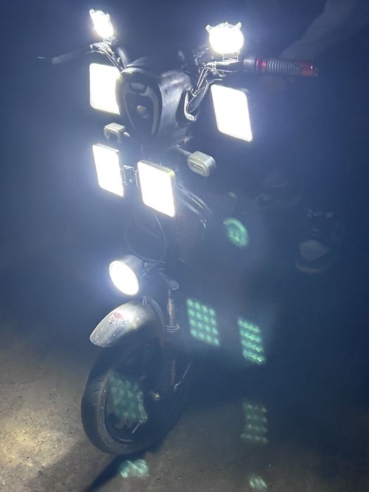 продам электроскутер модель ск8 срочно