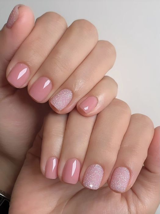 Te aștept cu drag la manichiură la cele mai mici prețuri.