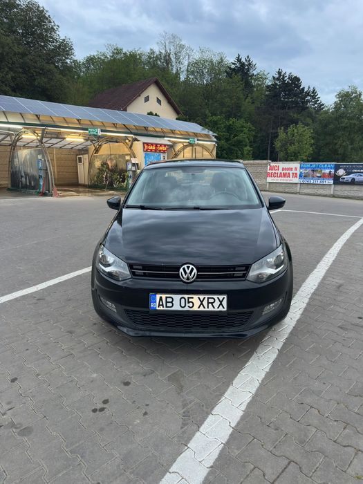 VOLKSWAGEN Polo