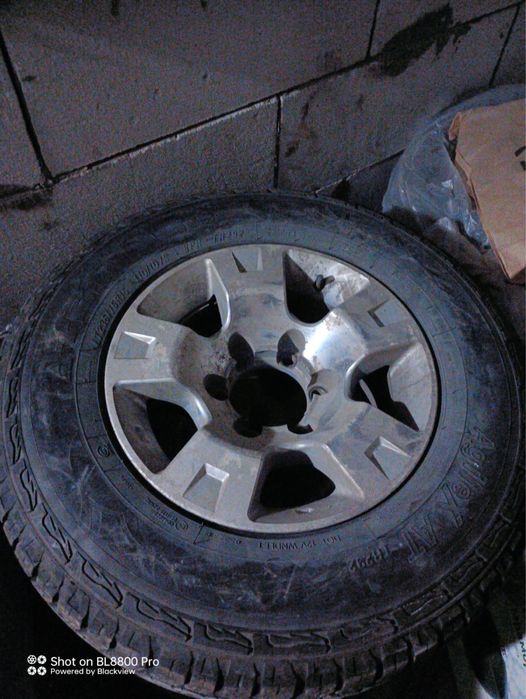 Продам шины на дисках титанках