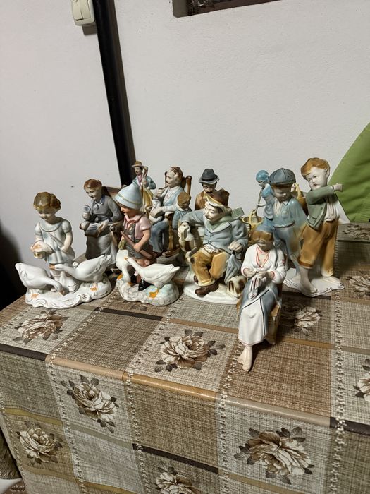 Colectie bibelouri (Curtea de Arges)