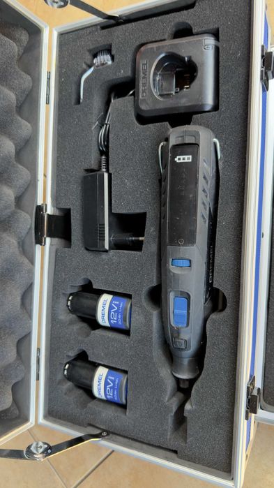 Minifreza DREMEL 8260 + accesorii