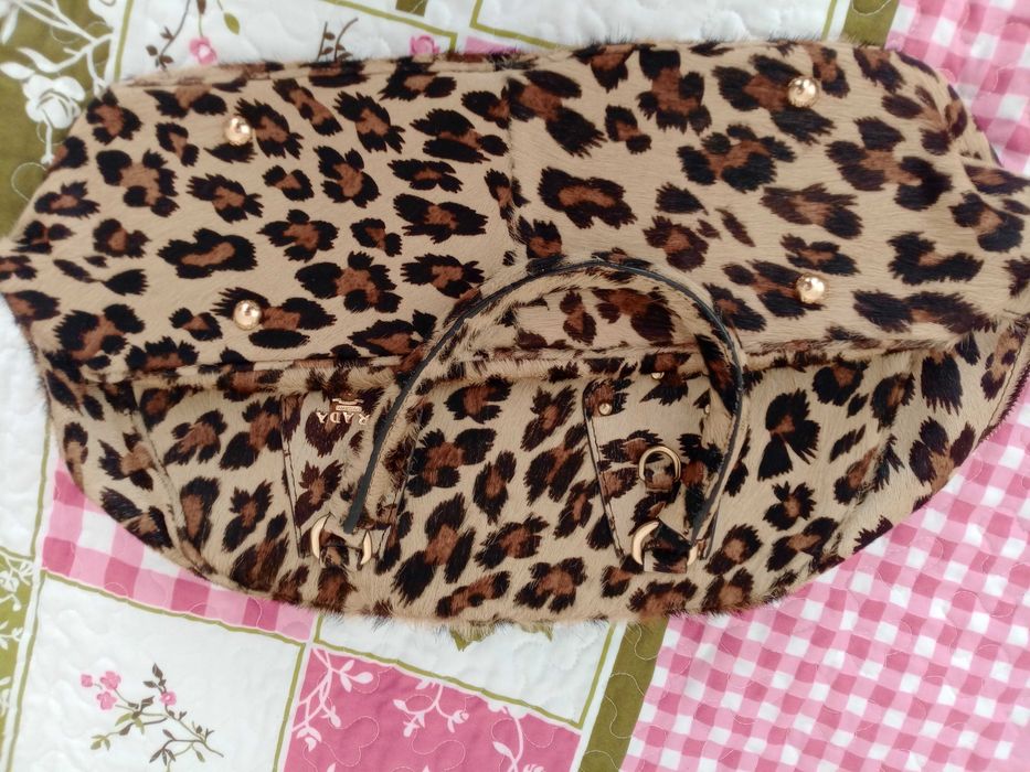 Чанта PRADA, с косъм