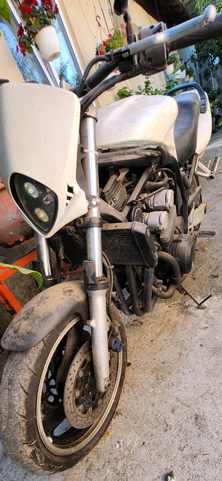 Yamaha fzs 600 Se vinde întreaga