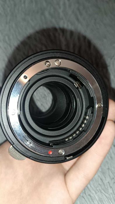 Nikon d7000 вместе с объективом