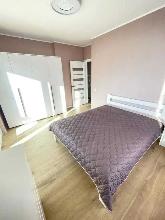 Дава се под наем Тристаен апартамент в София, Център - 90 кв.м за 484.5 € - Снимка #2