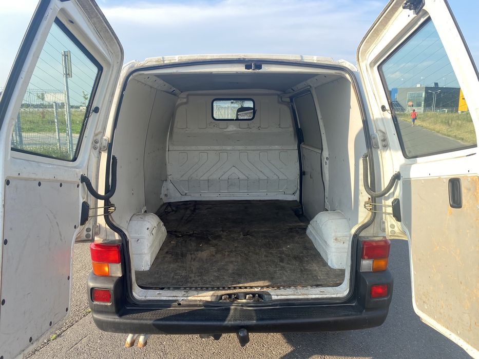 Inchiriez dubă fară șofer