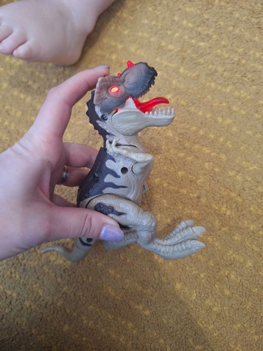Динозавър , jurassic,  светещи