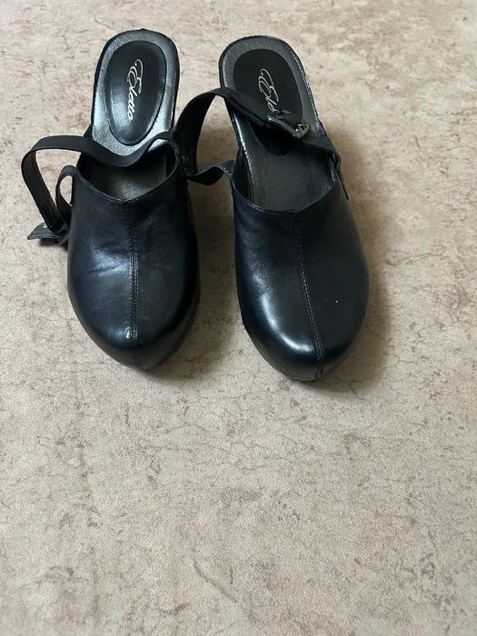 Продам женскуя обувь