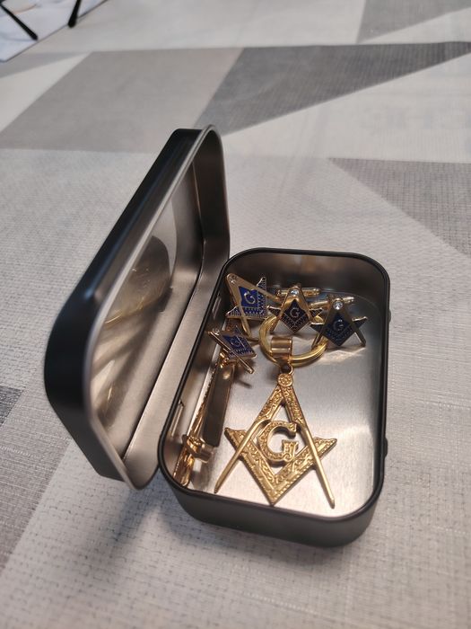 Set masonic nou.