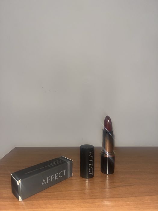 Мат червило AFFECT цвят Deep Affection - бордо