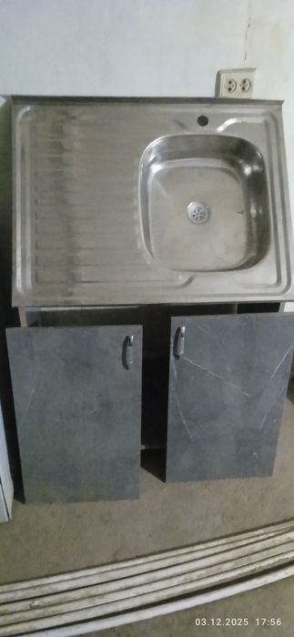 Раковина с тумбой