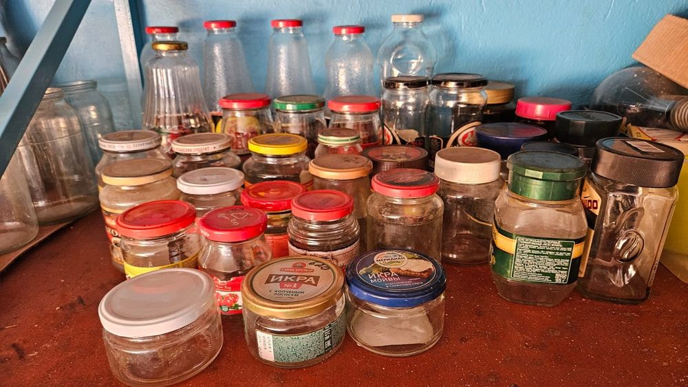 Банки с крышкой разные