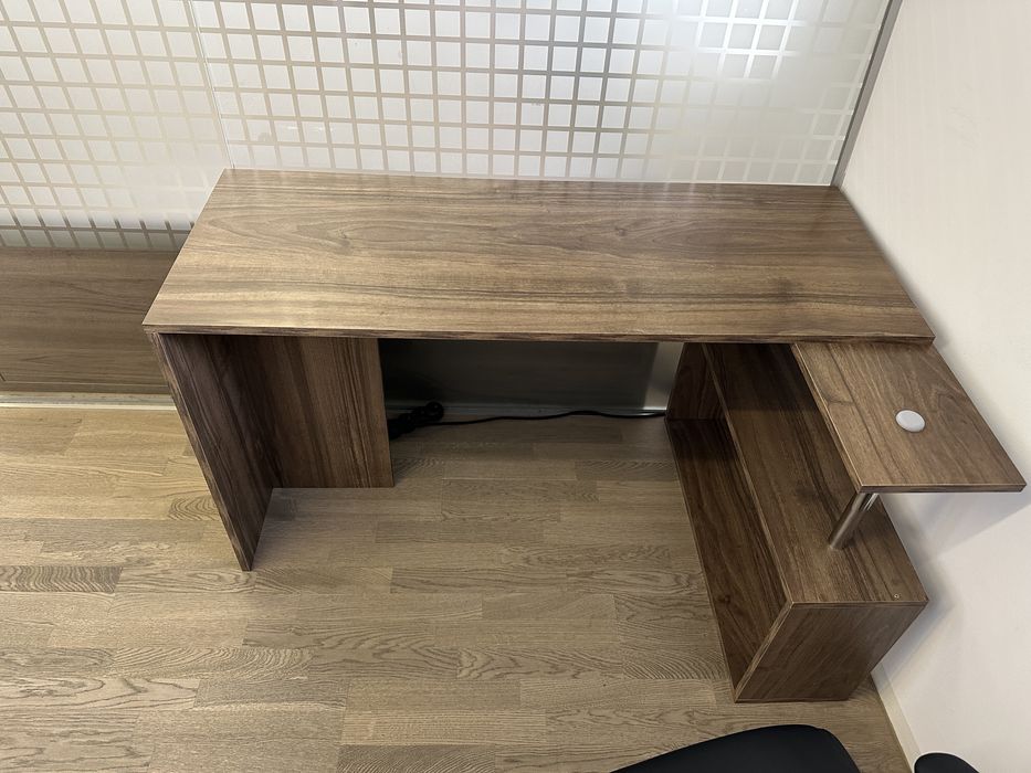 Birou de colț Kailua 792 (Nuc), 130 x 104,1 x 73,8 cm, stare foarte bună