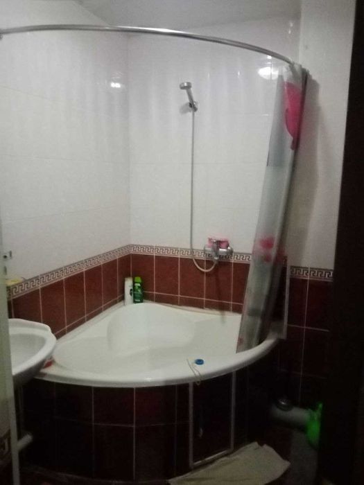 3-х комнатная на 2-этаже в Центре!