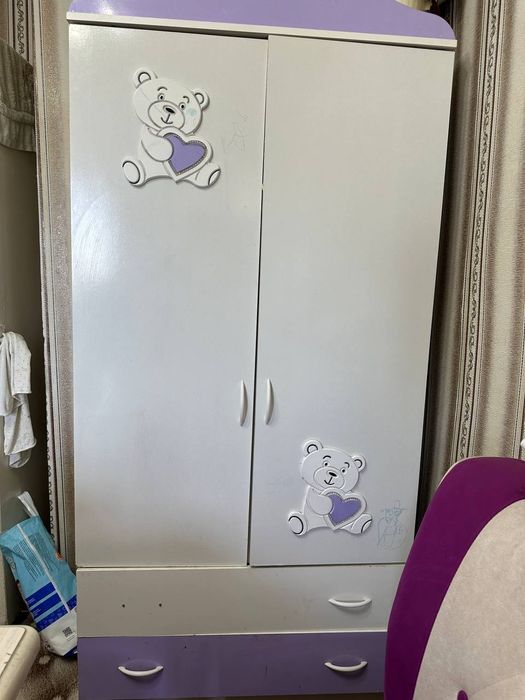Detskiy shkaf sotiladi.