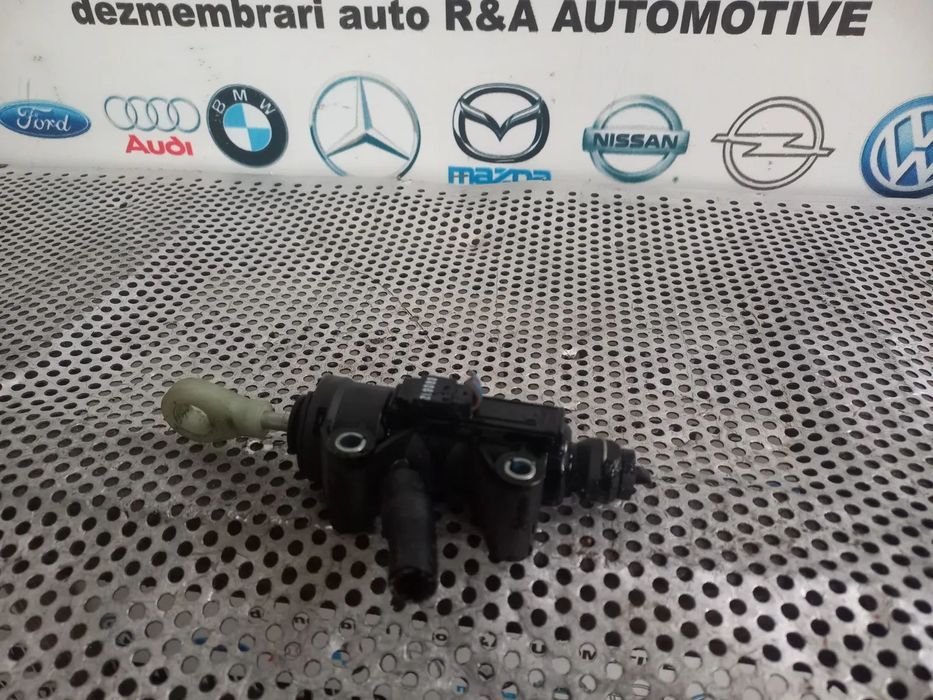 Pompa Cilindru Receptor Ambreiaj Bmw 320 D F30 F31 Motor N47D20D Cod  - Dezmembrari Arad