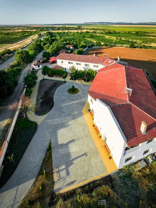 Продава се Хотел в с. Гюльовца, Област Бургас - 6842 кв.м за 391 €/кв.м - Снимка #6