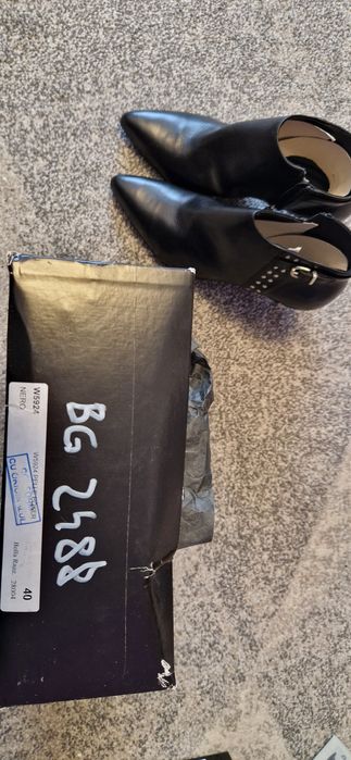 Ghete elegante, mărimea 40, piele naturala